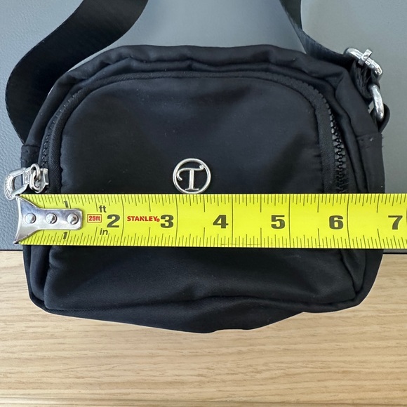 Black crossbody bag - Picture 3 of 5